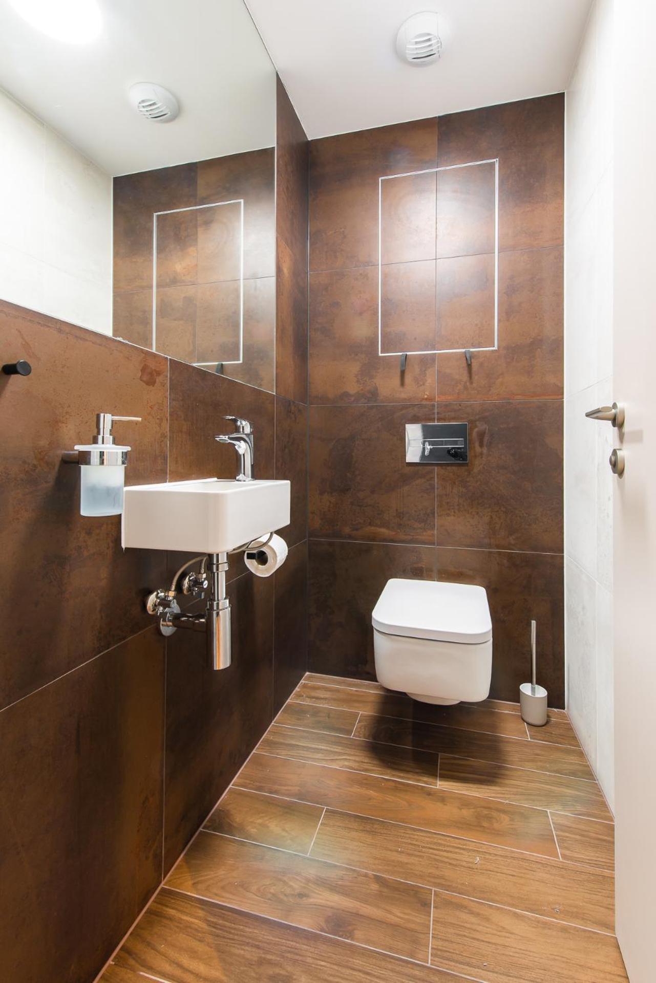 Nikas Eurovea Apartments - Free Parking บราติสลาวา ภายนอก รูปภาพ
