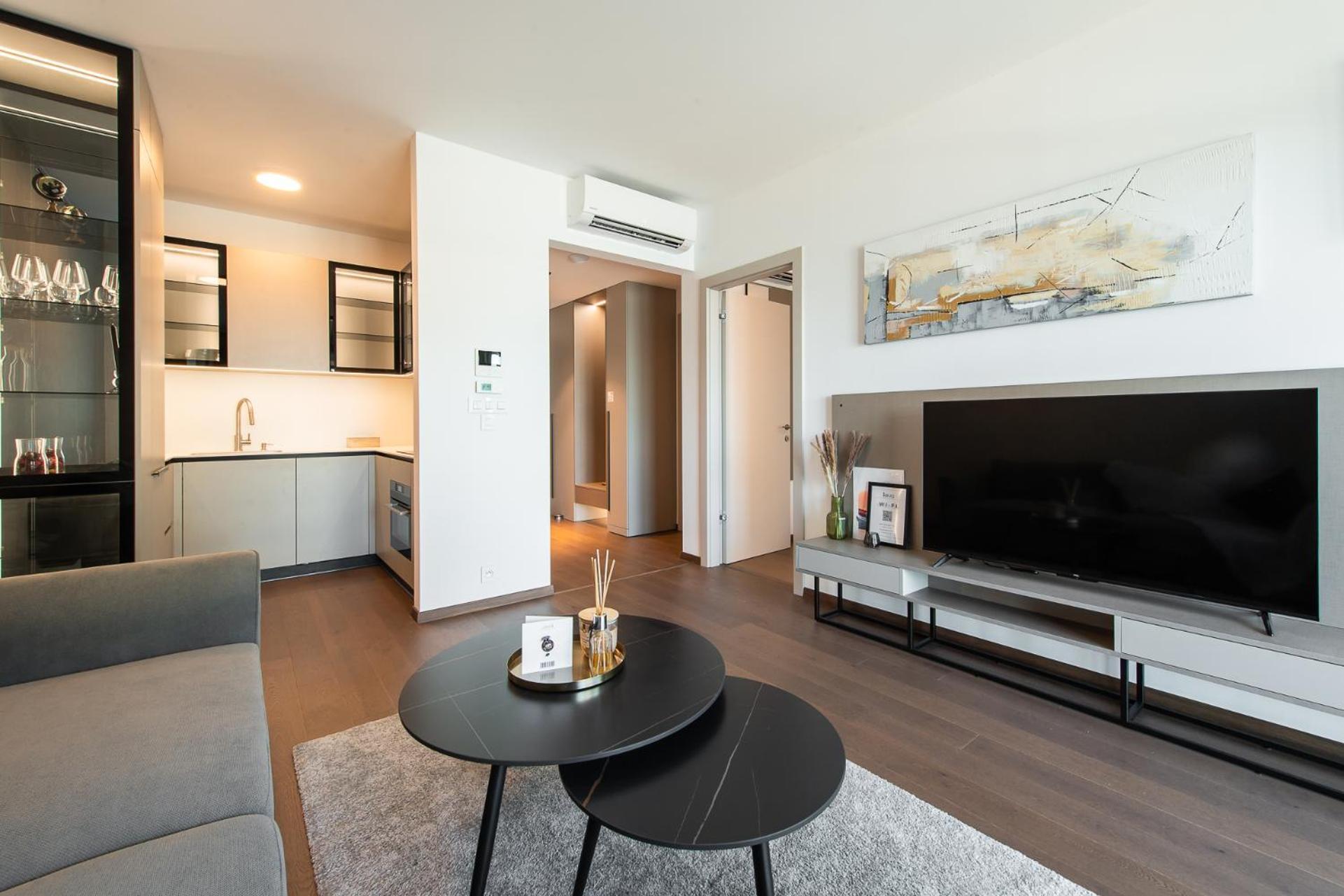 Nikas Eurovea Apartments - Free Parking บราติสลาวา ภายนอก รูปภาพ