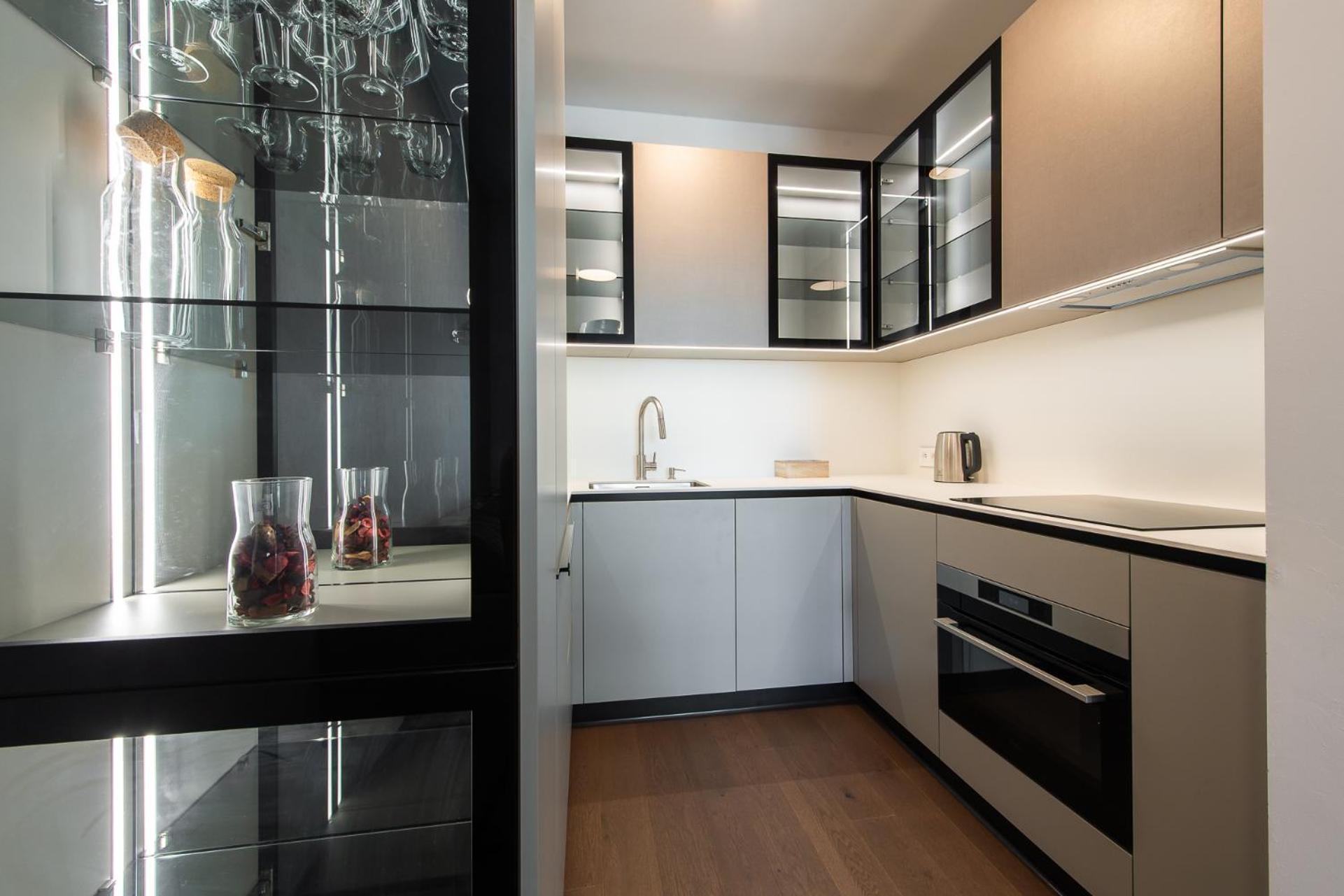 Nikas Eurovea Apartments - Free Parking บราติสลาวา ภายนอก รูปภาพ