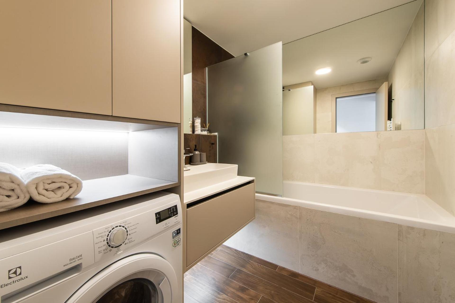 Nikas Eurovea Apartments - Free Parking บราติสลาวา ภายนอก รูปภาพ