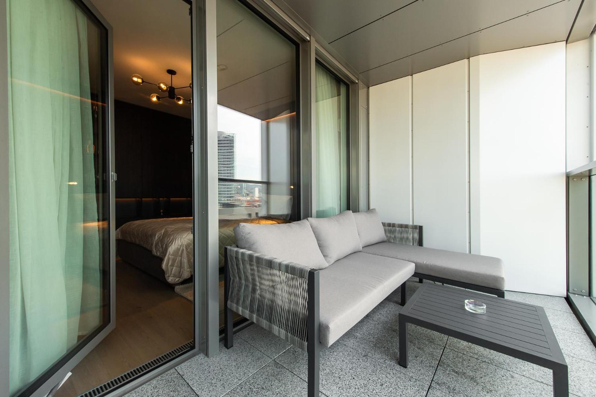 Nikas Eurovea Apartments - Free Parking บราติสลาวา ภายนอก รูปภาพ